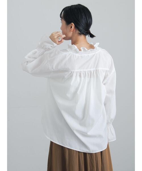 Te chichi(テチチ)の「Vネックスタンドフリルブラウス(シャツ/ブラウス・レディース・ブルー/グレー・F)」の19枚目の写真