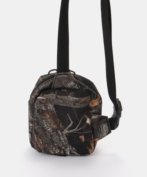 Carhartt WIP(カーハートダブリューアイピー)の「【CARHARTT WIP 】 Kickflip Shoulder Bag(ショルダーバッグ・レディース・ブラック・FREE)」の5枚目の写真