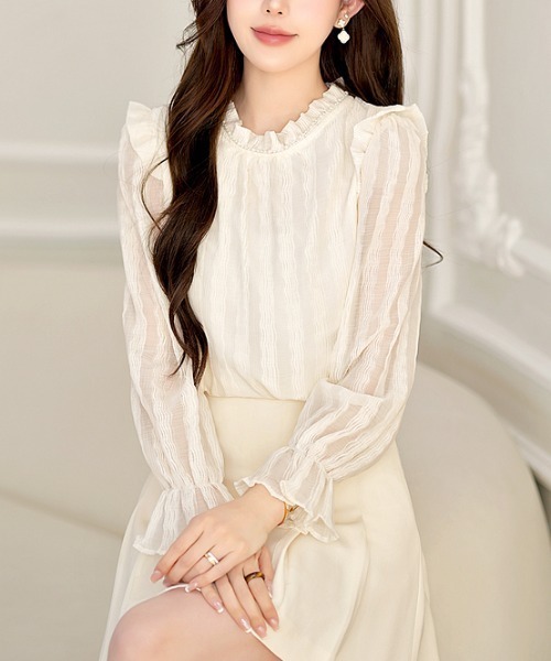 LUCPY(ラクピー)の「フリルネックシアーブラウス(シャツ/ブラウス・レディース・ホワイト・MEDIUM/LARGE/X-LARGE/SMALL)」の3枚目の写真