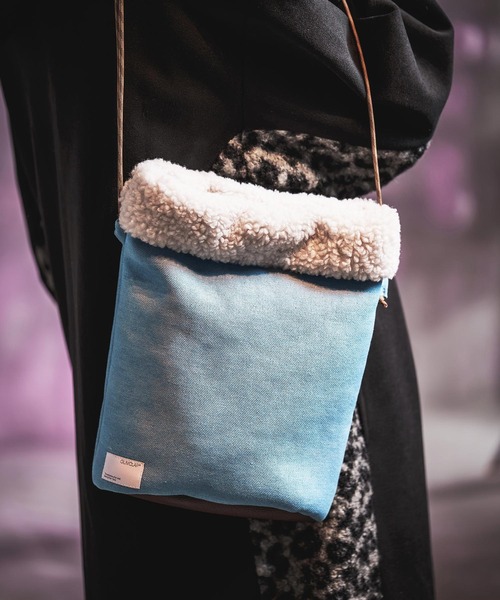 GLIMCLAP(グリムクラップ)の「mko13935-Shearling Denim Drawstring Tote 巾着バッグ(212-035-gla-cg)(ショルダーバッグ・メンズ・ブラック/インディゴブルー/コバルトブルー・FREE)」の5枚目の写真