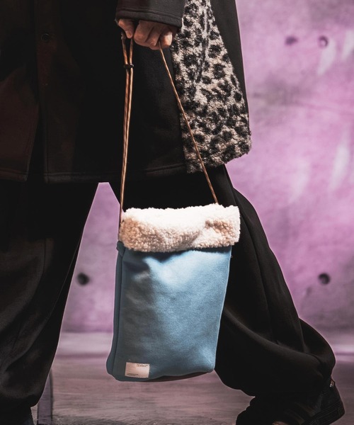 GLIMCLAP(グリムクラップ)の「mko13935-Shearling Denim Drawstring Tote 巾着バッグ(212-035-gla-cg)(ショルダーバッグ・メンズ・ブラック/インディゴブルー/コバルトブルー・FREE)」の6枚目の写真