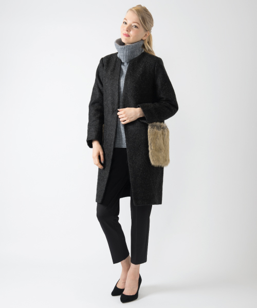 INTERPLANET（インタープラネット）の「フェイクファ-ポケット付ノーカラーコート（その他アウター・レディース・チャコールグレー/ベージュ/ネイビー/グレー・FREE）」の2枚目の写真