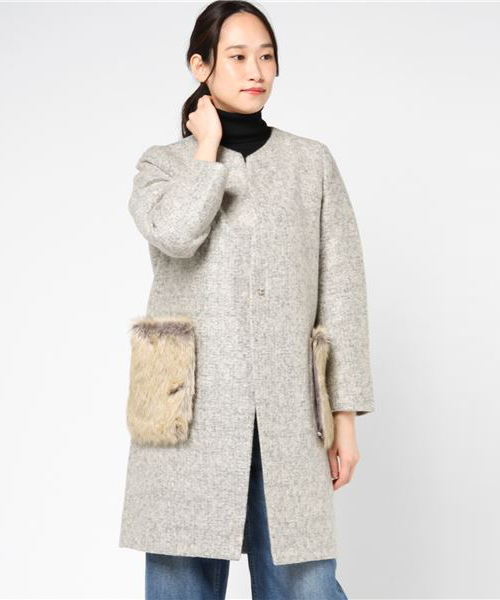 INTERPLANET（インタープラネット）の「フェイクファ-ポケット付ノーカラーコート（その他アウター・レディース・チャコールグレー/ベージュ/ネイビー/グレー・FREE）」の4枚目の写真