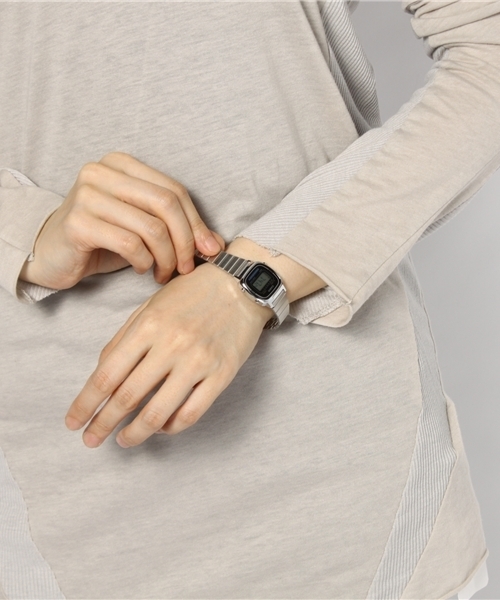 NANO universe（ナノユニバース）の「CASIO/casioデジタルスクエアウォッチ（アナログ腕時計・レディース・シルバー・FREE）」の6枚目の写真