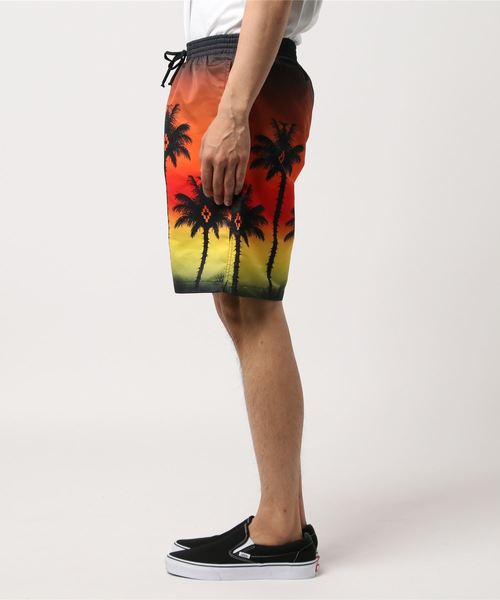 MARCELO BURLON(マルセロ・バーロン)の「MARCELO BURLON 『RED PALM BOAD』ショーツ(その他パンツ・メンズ・オレンジ・MEDIUM/SMALL)」の2枚目の写真