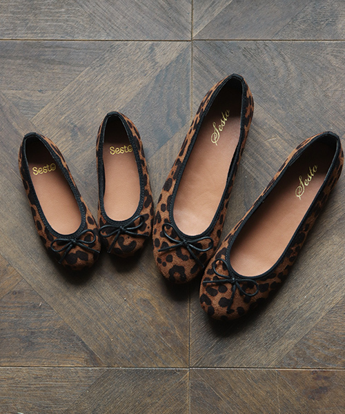 SESTO（セスト）の「ママとお揃い！こなれフィットキッズバレエシューズ（バレエシューズ・キッズ・ブラック/パープル/マスタード/ブラック系その他/レッド系その他/レオパード/ドット/チェック/グレイッシュベージュ・16.0cm/17.0cm/18.0cm/19.0cm/20.0cm/21.0cm）」の8枚目の写真