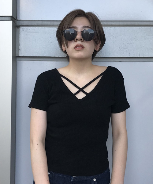 ENVYM（アンビー）の「２ＷＡＹシンプルＴＯＰＳ（Tシャツ/カットソー・レディース・ブラック/ベージュ/キャメル/ホワイト・FREE）」の3枚目の写真