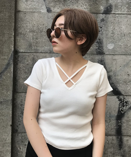 ENVYM（アンビー）の「２ＷＡＹシンプルＴＯＰＳ（Tシャツ/カットソー・レディース・ブラック/ベージュ/キャメル/ホワイト・FREE）」の8枚目の写真