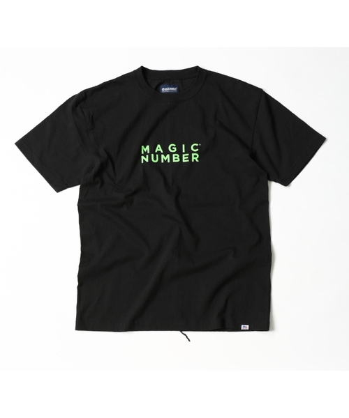 MAGIC NUMBER(マジック ナンバー)の「US COTTON PRINT TEE(Tシャツ/カットソー)」|ネイビー