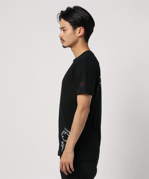 1piu1uguale3 RELAX（ウノピュウノウグァーレトレリラックス）の「1PIU1UGUALE3 RELAX(ウノピゥウノウグァーレトレ)グラフィックプリント 半袖Tシャツ（Tシャツ/カットソー・メンズ・ホワイト/ブラック/ネイビー・SMALL/MEDIUM/LARGE/X-LARGE/XX-LARGE）」の4枚目の写真