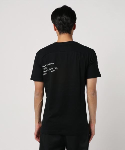1piu1uguale3 RELAX（ウノピュウノウグァーレトレリラックス）の「1PIU1UGUALE3 RELAX(ウノピゥウノウグァーレトレ)グラフィックプリント 半袖Tシャツ（Tシャツ/カットソー・メンズ・ホワイト/ブラック/ネイビー・SMALL/MEDIUM/LARGE/X-LARGE/XX-LARGE）」の5枚目の写真