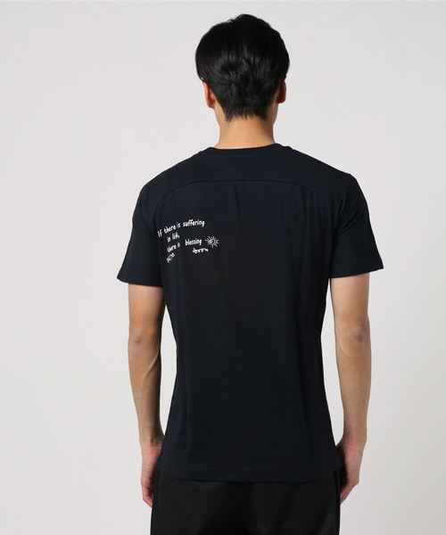 1piu1uguale3 RELAX（ウノピュウノウグァーレトレリラックス）の「1PIU1UGUALE3 RELAX(ウノピゥウノウグァーレトレ)グラフィックプリント 半袖Tシャツ（Tシャツ/カットソー・メンズ・ホワイト/ブラック/ネイビー・SMALL/MEDIUM/LARGE/X-LARGE/XX-LARGE）」の6枚目の写真