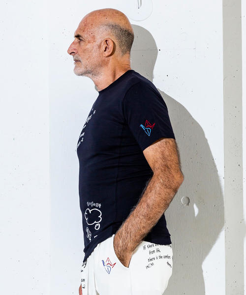 1piu1uguale3 RELAX（ウノピュウノウグァーレトレリラックス）の「1PIU1UGUALE3 RELAX(ウノピゥウノウグァーレトレ)グラフィックプリント 半袖Tシャツ（Tシャツ/カットソー・メンズ・ホワイト/ブラック/ネイビー・SMALL/MEDIUM/LARGE/X-LARGE/XX-LARGE）」の8枚目の写真