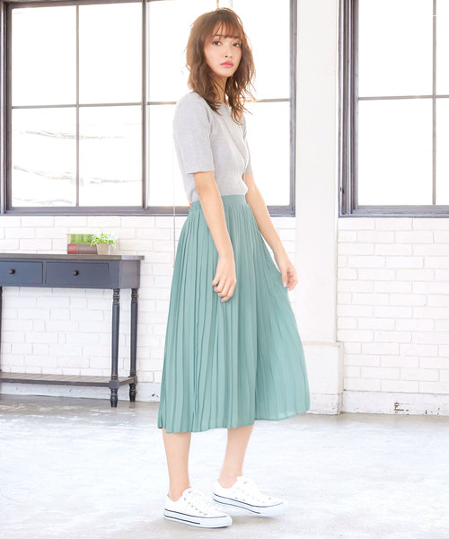 KOBE LETTUCE（コウベレタス）の「［ミディアムorマキシ丈］2typeフレアプリーツスカート（スカート・レディース・ベージュ/レッド/オフホワイト/イエロー/ミント/ラベンダー/ホワイト系その他/ベージュ系その他/グリーン系その他/パープル系その他/イエロー系その他/レッド系その他/ホワイト系その他2/ホワイト系その他3・FREE）」の20枚目の写真