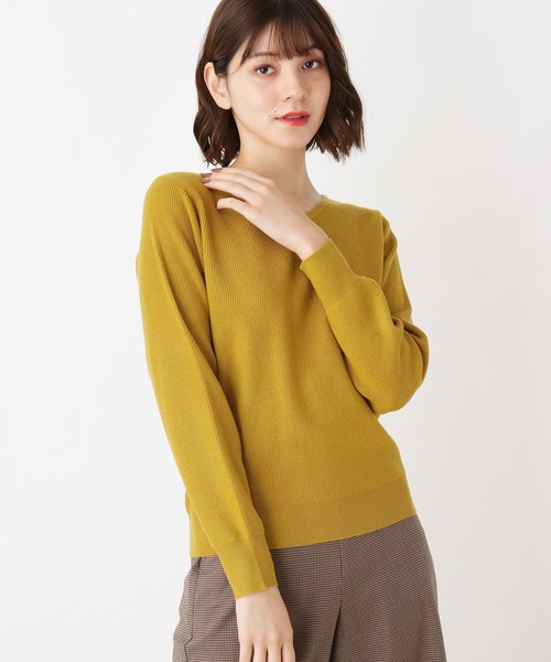 grove(グローブ)の「【S-LLまで】洗えるモチモチスカラップVネックプルオーバー(ニット/セーター・レディース・ブラック/ブルー/マスタード/ライトベージュ/ダークオレンジ・01/02/03/04)」の4枚目の写真