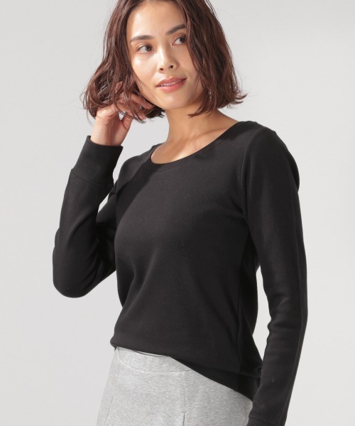 BAYFLOW（ベイフロー）の「ストレッチスムースCネックT（Tシャツ/カットソー・レディース・ブラック/ベージュ/オフホワイト/カーキ/その他1/その他2・SMALL/MEDIUM/LARGE）」の3枚目の写真