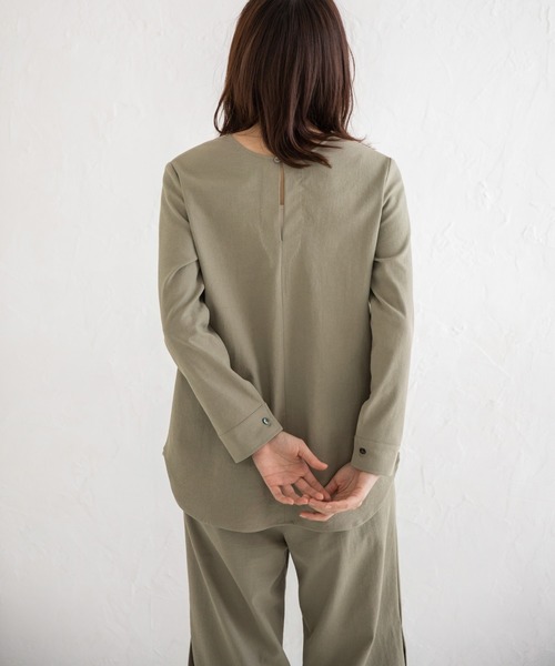 Munich（ミューニック）の「ドライタッチオックス　2WAYクルーネックブラウス【セットアップ可】（シャツ/ブラウス・レディース・ホワイト/ブラック/ナチュラル/ライトグリーン/ライトカーキ・FREE）」の11枚目の写真