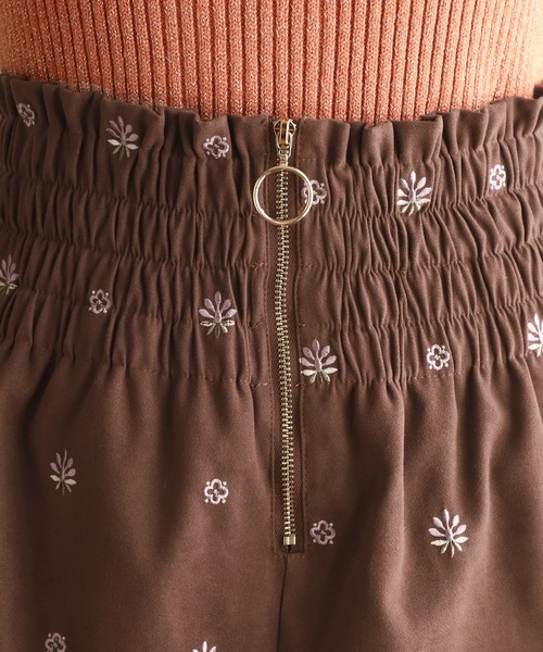 one after another NICE CLAUP（ワンアフターアナザーナイスクラップ）の「刺繍ショートパンツ（その他パンツ・レディース・アイボリー/モカ/オレンジ・FREE）」の11枚目の写真