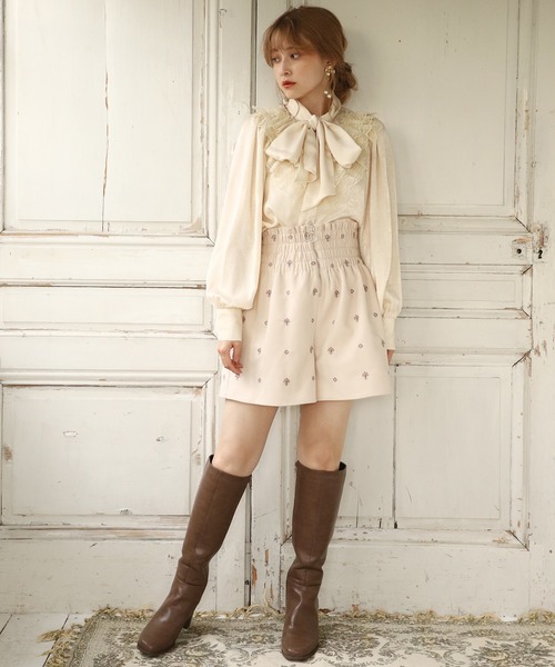 one after another NICE CLAUP（ワンアフターアナザーナイスクラップ）の「刺繍ショートパンツ（その他パンツ・レディース・アイボリー/モカ/オレンジ・FREE）」の4枚目の写真