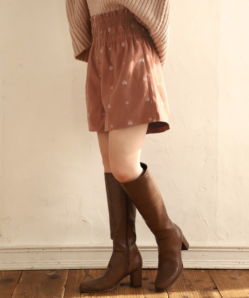 one after another NICE CLAUP（ワンアフターアナザーナイスクラップ）の「刺繍ショートパンツ（その他パンツ・レディース・アイボリー/モカ/オレンジ・FREE）」の5枚目の写真