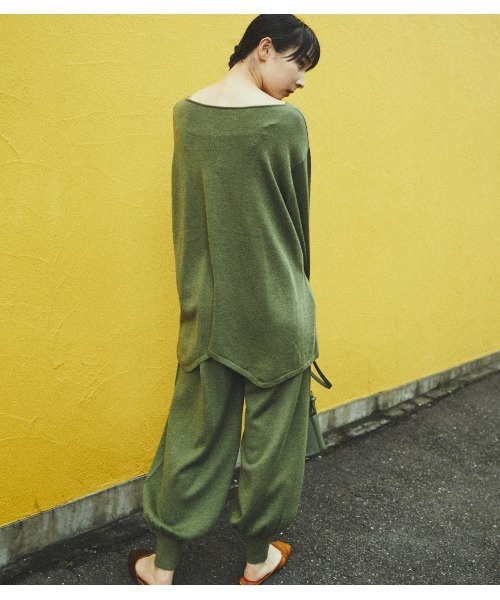 HeRIN.CYE(ヘリンドットサイ)の「ランダムヘムニットトップス(ニット/セーター・レディース・カーキ/グレー・FREE)」の17枚目の写真
