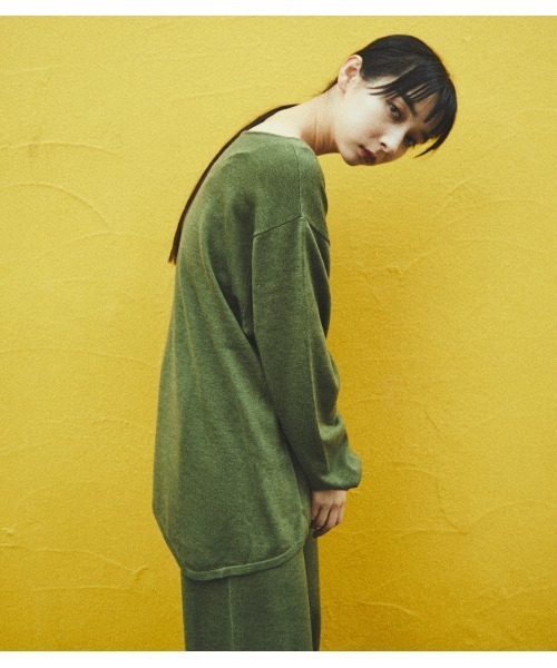 HeRIN.CYE(ヘリンドットサイ)の「ランダムヘムニットトップス(ニット/セーター・レディース・カーキ/グレー・FREE)」の4枚目の写真