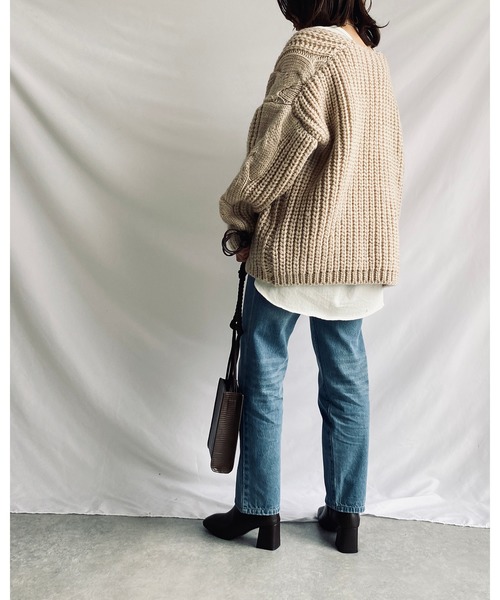 She's Closet(シーズクローゼット)の「バックヘンリーネック 無地 5分袖 ロング丈 オーバーサイズ チュニック(Tシャツ/カットソー・レディース・ホワイト/グレイッシュベージュ・FREE)」の8枚目の写真