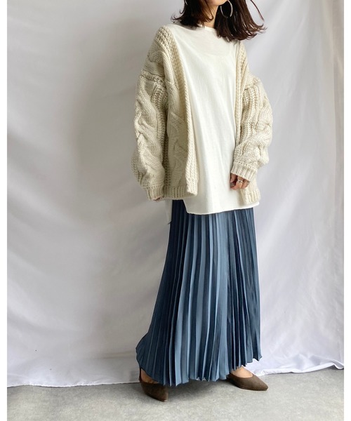 She's Closet(シーズクローゼット)の「バックヘンリーネック 無地 5分袖 ロング丈 オーバーサイズ チュニック(Tシャツ/カットソー・レディース・ホワイト/グレイッシュベージュ・FREE)」の9枚目の写真