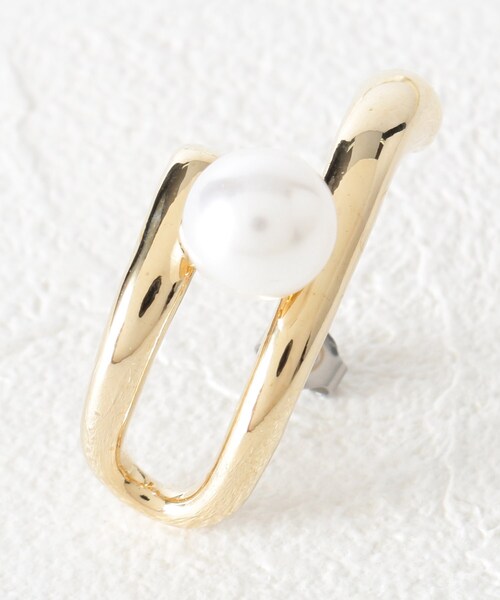 イヤカフ風フェイクパールメタルピアス ピアス 両耳用 アクセサリー Its Demo イッツデモ のファッション セール