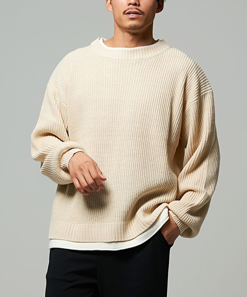 CavariA（キャバリア）の「『CavariA/キャバリア』7G方畦ビッグシルエット長袖フェイクレイヤードニット（ニット/セーター・メンズ・グレー/ホワイト/ブルー/ベージュ/キナリ/ブラック/グリーン/ブラウン/グリーン系/グレイッシュベージュ/ネイビー・M/L）」の2枚目の写真