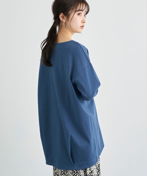 earth music&ecology(アースミュージックアンドエコロジー)の「スムースコクーンチュニック *(チュニック・レディース・ブラック/ダークグリーン/オフホワイト/グレイッシュベージュ・FREE)」の4枚目の写真