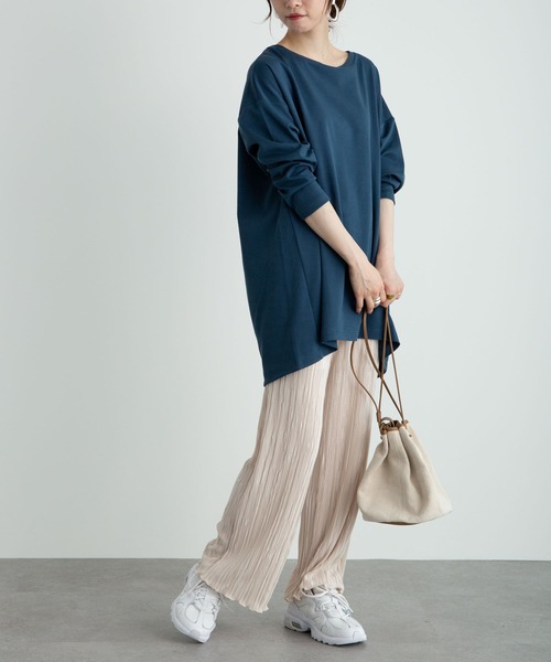 earth music&ecology(アースミュージックアンドエコロジー)の「スムースコクーンチュニック *(チュニック・レディース・ブラック/ダークグリーン/オフホワイト/グレイッシュベージュ・FREE)」の9枚目の写真