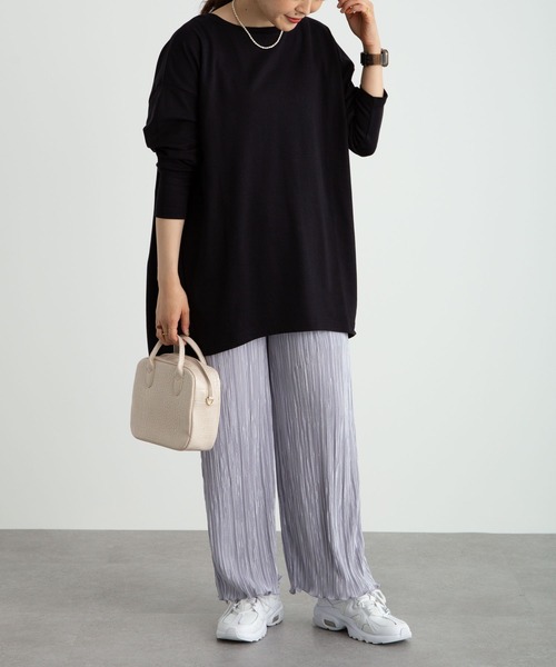 earth music&ecology(アースミュージックアンドエコロジー)の「スムースコクーンチュニック *(チュニック・レディース・ブラック/ダークグリーン/オフホワイト/グレイッシュベージュ・FREE)」の16枚目の写真