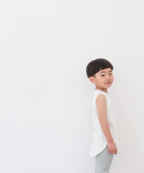 LOWRYS FARM(ローリーズファーム)の「USAロングスリットタンク 936185(タンクトップ・キッズ・オフホワイト/ベージュ/チャコールグレー/ベージュ系その他/イエロー・120cm/110cm/130cm/140cm/150cm)」の2枚目の写真