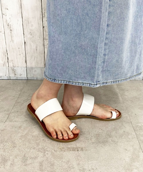 Anuenue（アヌエヌエ）の「レディースシューズ フラットトングサンダル（サンダル・レディース・ホワイト/ブラック/ブラウン/ゴールド・23.5cm/24.5cm/25.5cm/23.0cm/24.0cm/25.0cm）」の14枚目の写真