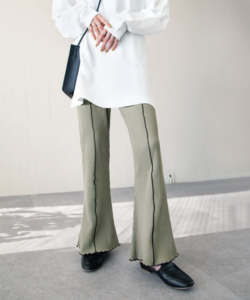 Chillfar（チルファー）の「メローカラーパイピングフレアパンツ（その他パンツ・レディース・アイボリー/ベージュ/ブルー系/オリーブ/ブラック・FREE）」の4枚目の写真