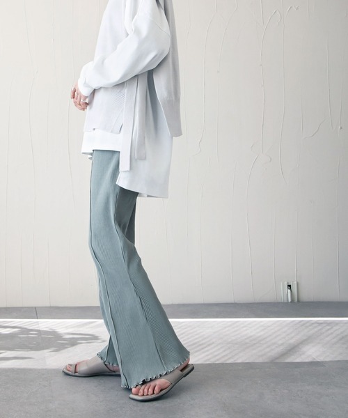 Chillfar（チルファー）の「メローカラーパイピングフレアパンツ（その他パンツ・レディース・アイボリー/ベージュ/ブルー系/オリーブ/ブラック・FREE）」の13枚目の写真