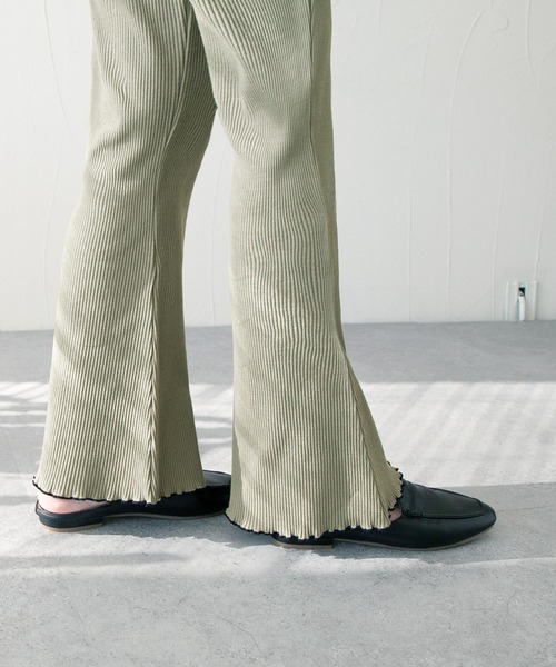 Chillfar（チルファー）の「メローカラーパイピングフレアパンツ（その他パンツ・レディース・アイボリー/ベージュ/ブルー系/オリーブ/ブラック・FREE）」の7枚目の写真