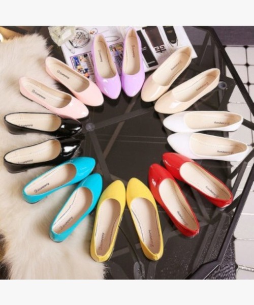 Anuenue（アヌエヌエ）の「エナメルフラットシューズ（パンプス・レディース・ホワイト/ブラック/ベージュ/パープル/レッド/ピンク/イエロー/グリーン・22.5cm/23.5cm/24.5cm/25.5cm/23.0cm/24.0cm/25.0cm/26.0cm）」の11枚目の写真