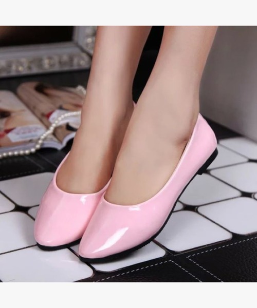 Anuenue（アヌエヌエ）の「エナメルフラットシューズ（パンプス・レディース・ホワイト/ブラック/ベージュ/パープル/レッド/ピンク/イエロー/グリーン・22.5cm/23.5cm/24.5cm/25.5cm/23.0cm/24.0cm/25.0cm/26.0cm）」の9枚目の写真