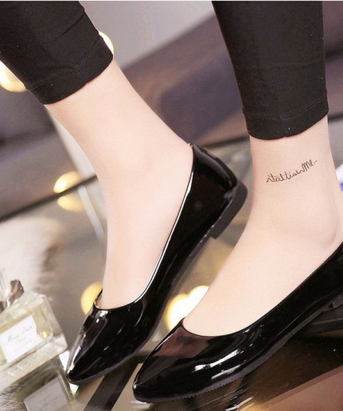 Anuenue（アヌエヌエ）の「エナメルフラットシューズ（パンプス・レディース・ホワイト/ブラック/ベージュ/パープル/レッド/ピンク/イエロー/グリーン・22.5cm/23.5cm/24.5cm/25.5cm/23.0cm/24.0cm/25.0cm/26.0cm）」の18枚目の写真