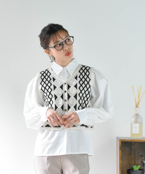 Cheri(シェリ)の「かぎ針編みニットベスト(ベスト・レディース・ネイビー/ブラック/ベージュ・FREE)」の6枚目の写真