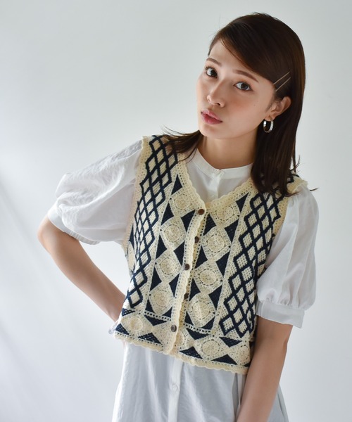 Cheri(シェリ)の「かぎ針編みニットベスト(ベスト・レディース・ネイビー/ブラック/ベージュ・FREE)」の20枚目の写真