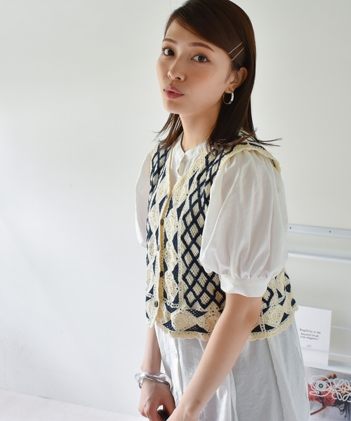 Cheri(シェリ)の「かぎ針編みニットベスト(ベスト・レディース・ネイビー/ブラック/ベージュ・FREE)」の21枚目の写真