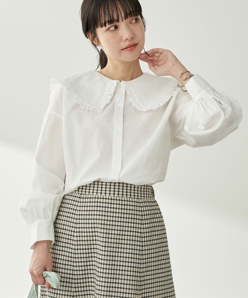 earth music&ecology（アースミュージックアンドエコロジー）の「【WEB限定】ビッグ衿ブラウス ＊（シャツ/ブラウス・レディース・ストライプ/ライトブルー/チェック/オフホワイト・FREE）」の2枚目の写真