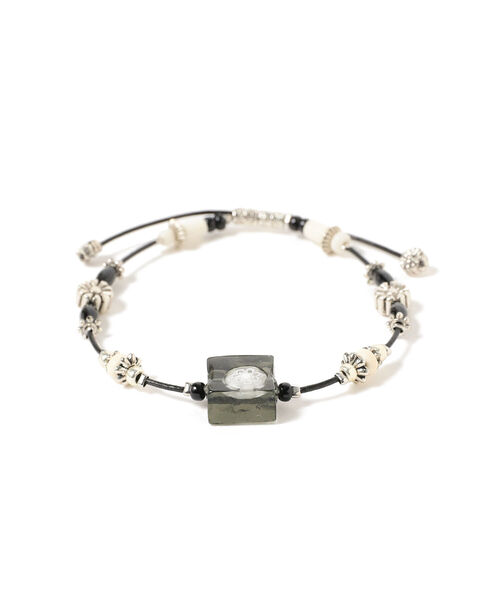 Ray BEAMS(レイビームス)の「Ray BEAMS / MIX ビーズ ミサンガ(ブレスレット・レディース・ブラック/その他・ONE SIZE)」の2枚目の写真