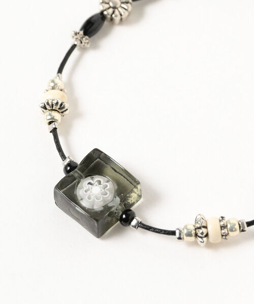 Ray BEAMS(レイビームス)の「Ray BEAMS / MIX ビーズ ミサンガ(ブレスレット・レディース・ブラック/その他・ONE SIZE)」の4枚目の写真