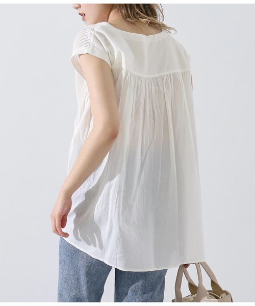 Alluge（アルージュ）の「コットンボイルピンタックチュニック（チュニック・レディース・オフホワイト/ブルー/ブラック・FREE）」の12枚目の写真