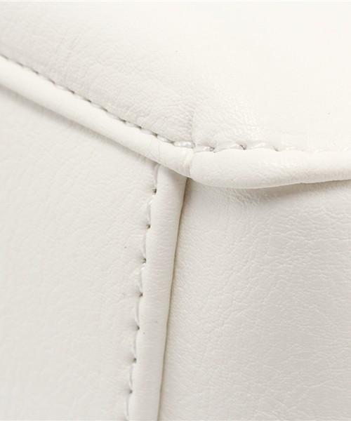 Every very nice claup（エブリィベリーナイスクラップ）の「パトラショルダー（ショルダーバッグ・レディース・ホワイト/レッド/ネイビー/ブラック・FREE）」の12枚目の写真