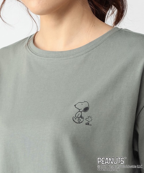 Petit Honfleur(プチオンフルール)の「【スヌーピー】両面プリント コラボTシャツ(Tシャツ/カットソー・レディース・カーキ/ネイビー/ホワイト・L/M)」の8枚目の写真